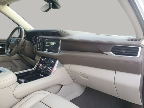 Used 2021 GMC Yukon Denali w/ Denali Premium Package image 14