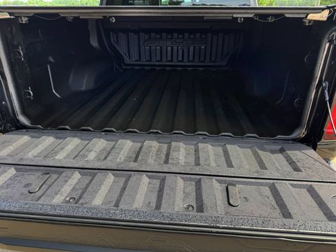 Used 2024 GMC Canyon AT4X AWD/4WD image 11