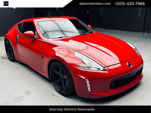 Used 2016 Nissan 370Z Coupe RWD image 9