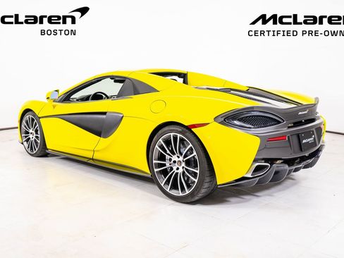 Used 2018 McLaren 570S Spider image 4