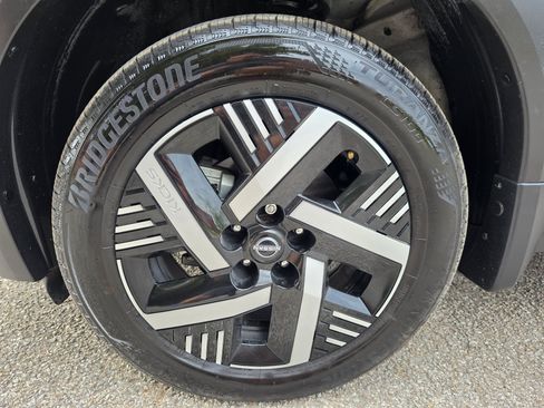 Used 2026 Nissan Kicks SV FWD image 38