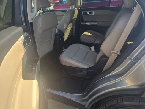 Used 2023 Ford Explorer XLT w/ Equipment Group 202A AWD/4WD image 8