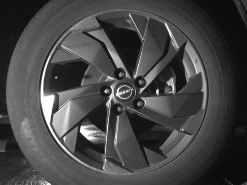 Used 2025 Nissan Rogue SV FWD image 13