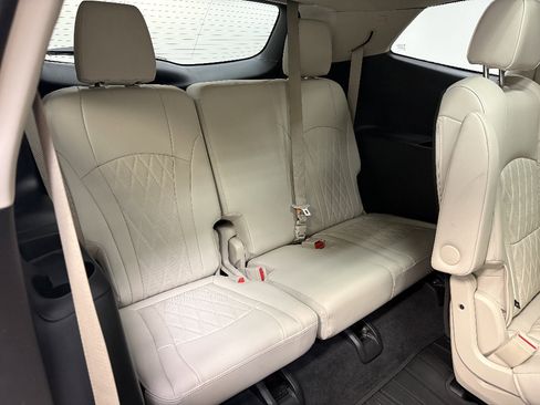 Used 2024 Buick Enclave Avenir w/ Avenir Technology Package image 20