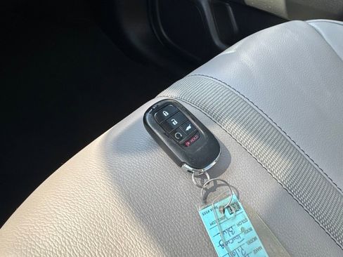 Used 2025 Honda Pilot Touring image 41