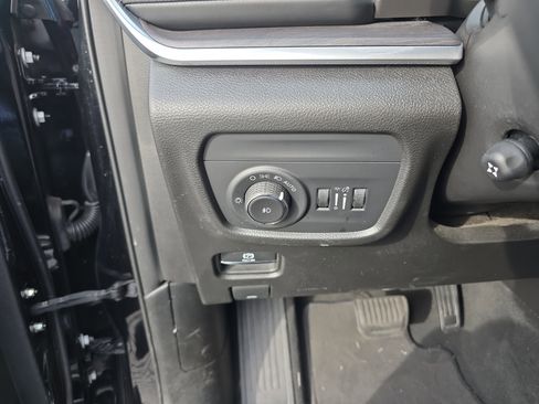 Used 2022 Jeep Grand Cherokee Overland image 35