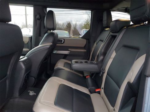 Used 2023 Ford Bronco Wildtrak image 25