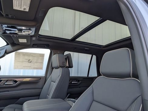 New 2026 GMC Yukon Elevation w/ Elevation Premium Package AWD/4WD image 25