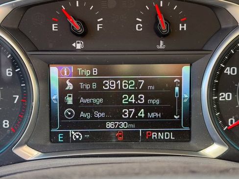 Used 2019 Chevrolet Traverse LT FWD image 12
