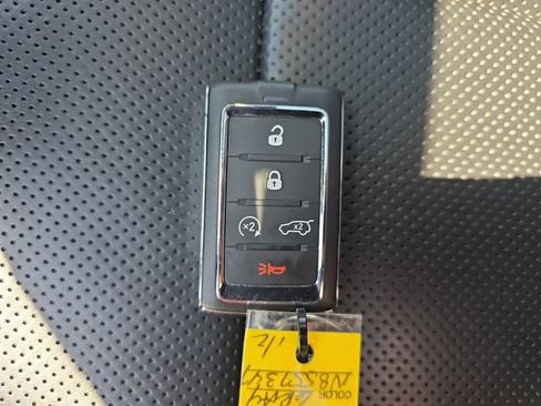 Used 2022 Jeep Grand Cherokee Summit AWD/4WD image 37