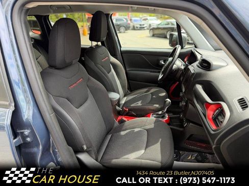 Used 2021 Jeep Renegade Trailhawk AWD/4WD image 19