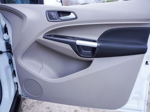 Used 2022 Ford Transit Connect XLT image 33