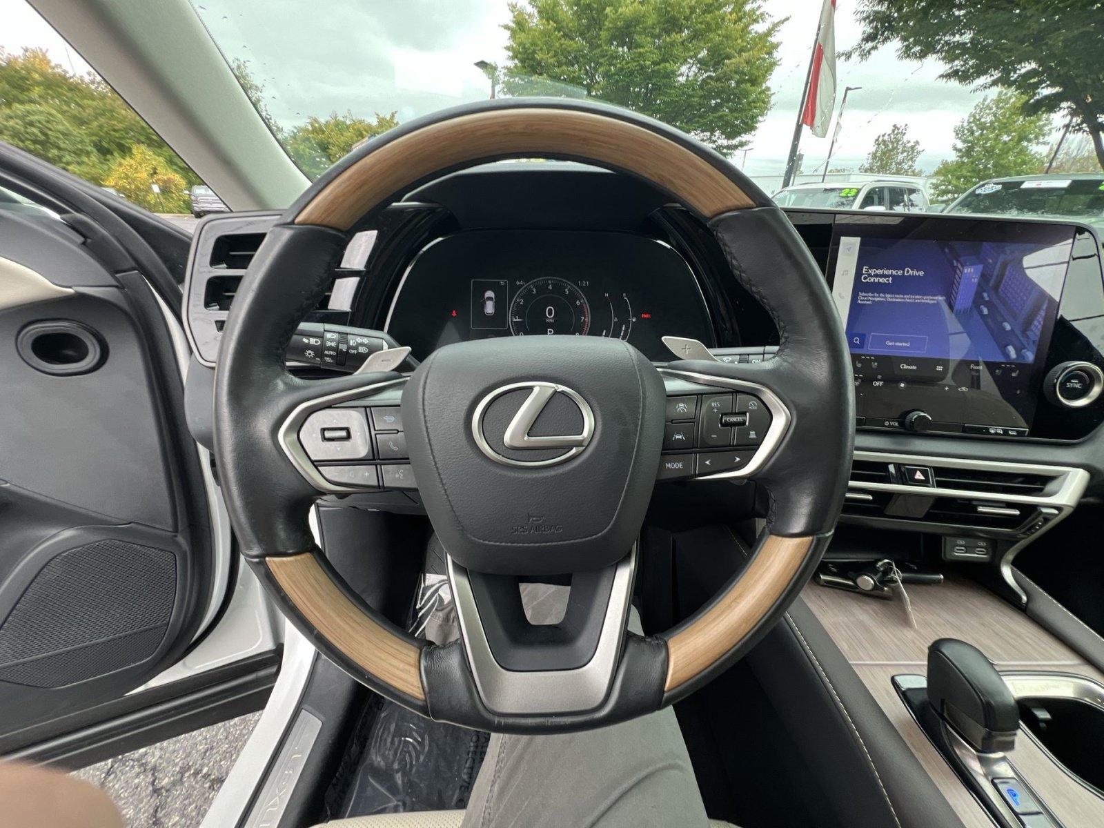 Used 2024 Lexus RX 350 Premium w/ Cold Area Package AWD/4WD image 16