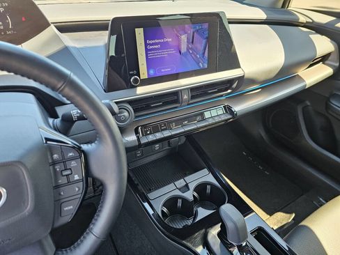 Used 2024 Toyota Prius XLE FWD image 28