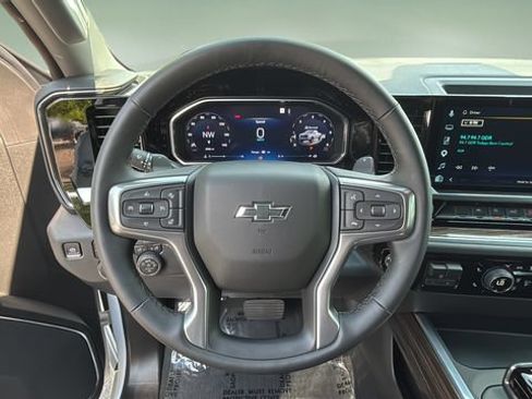 Used 2026 Chevrolet Silverado 1500 LT Trail Boss w/ LPO, Dark Essentials Package AWD/4WD image 12