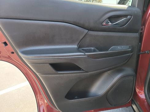 Used 2018 GMC Acadia SLT image 10