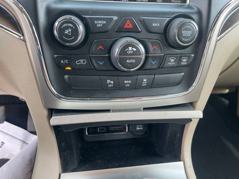 Used 2014 Jeep Grand Cherokee Limited w/ Luxury Group II image 31