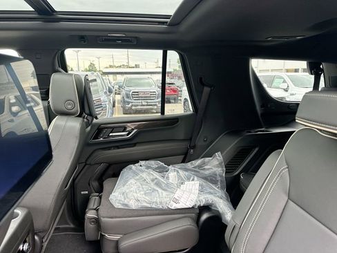 New 2026 GMC Yukon Elevation w/ Elevation Premium Package AWD/4WD image 13