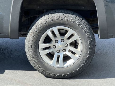 Used 2017 Chevrolet Silverado 1500 LTZ AWD/4WD image 14