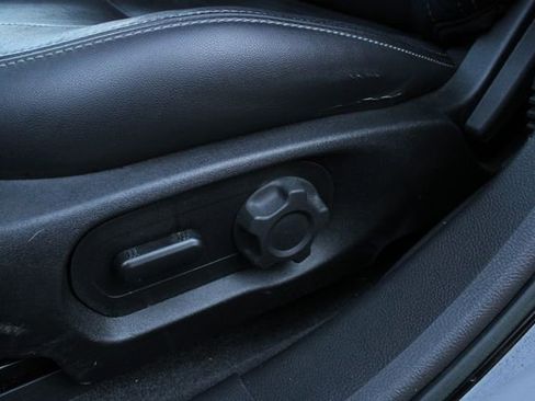 Used 2018 Ford Taurus SEL w/ Equipment Group 201A FWD image 3