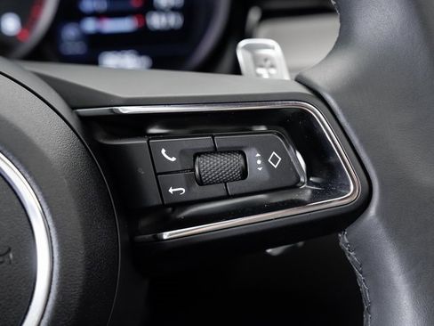 Used 2025 Porsche Macan image 13