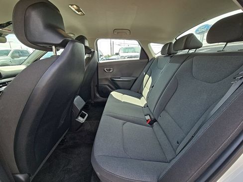 Used 2025 Kia K4 FWD image 33