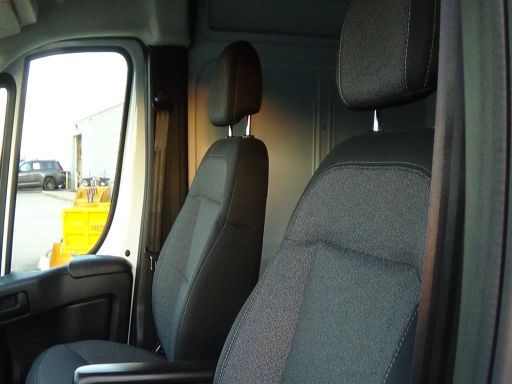 Used 2025 RAM ProMaster 2500 w/ Storage Group FWD image 14