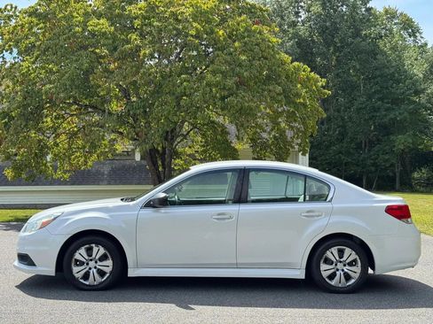 Used 2013 Subaru Legacy 2.5i AWD/4WD image 4
