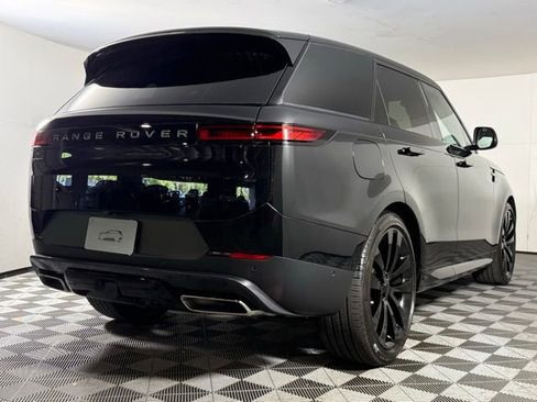 Used 2026 Land Rover Range Rover Sport SE AWD/4WD image 8