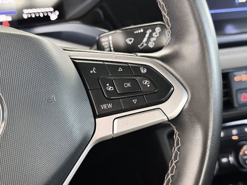 Used 2024 Volkswagen Taos SE image 15