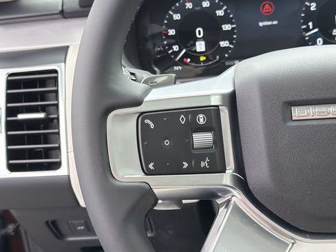 New 2026 Land Rover Discovery Limited Edition AWD/4WD image 23