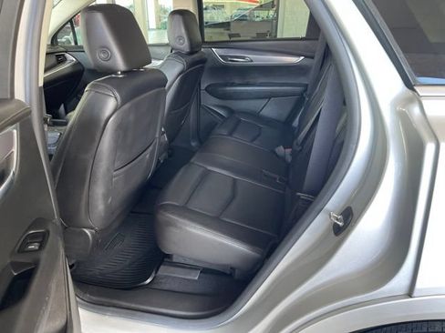 Used 2017 Cadillac XT5 Luxury w/ Driver Awareness Package FWD image 16