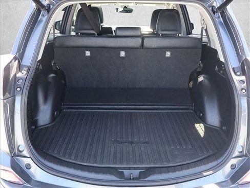 Used 2018 Toyota RAV4 Limited AWD/4WD image 6