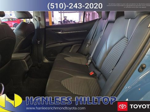 Used 2023 Toyota Camry SE image 1