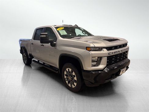 Used 2023 Chevrolet Silverado 2500 Custom w/ Custom Value Package image 3