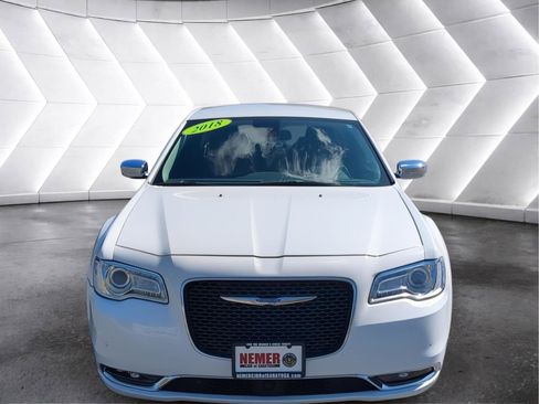 Used 2018 Chrysler 300 Limited w/ Safetytec Plus Group AWD/4WD image 8