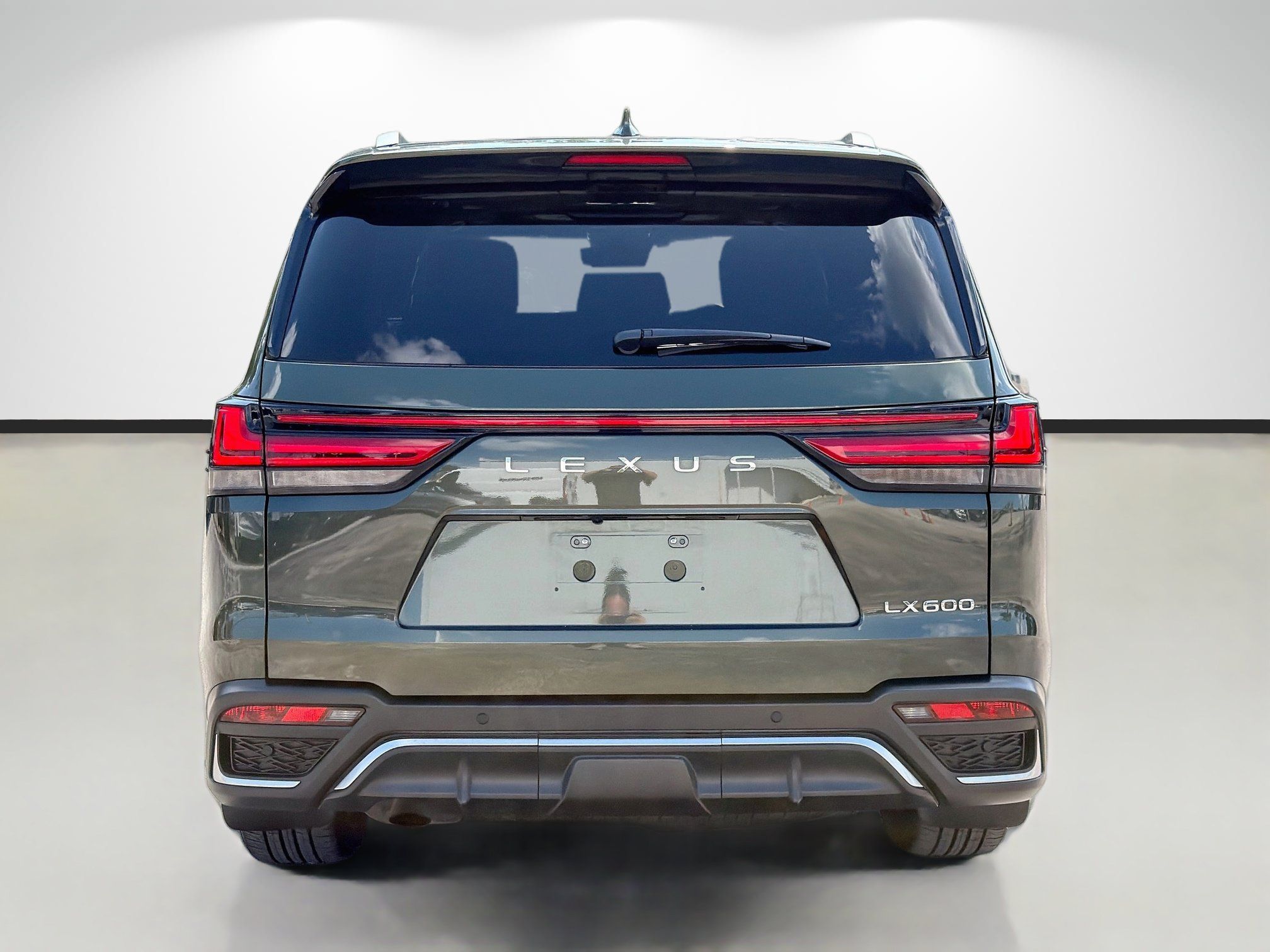 Used 2023 Lexus LX 600 F Sport w/ Accessory Package (Z1) AWD/4WD image 4