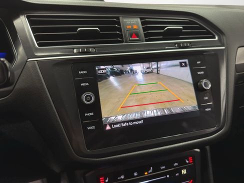 Used 2022 Volkswagen Tiguan SE image 20