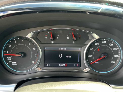 Used 2023 Chevrolet Traverse LT FWD image 24
