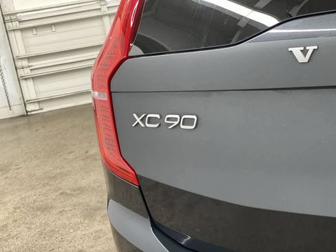 Used 2022 Volvo XC90 T5 Momentum image 10
