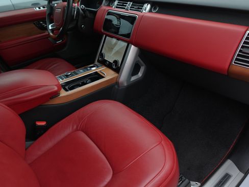 Used 2020 Land Rover Range Rover Long Wheelbase Autobiography image 9