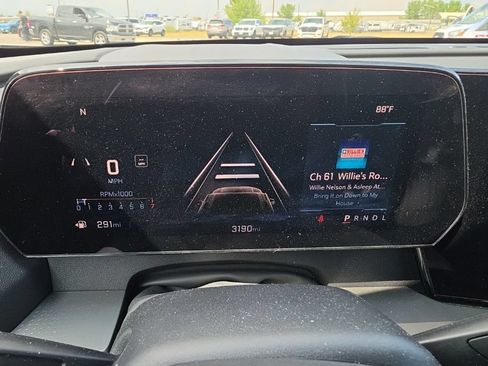 Used 2025 Chevrolet Traverse LT w/ Driver Confidence Package FWD image 10