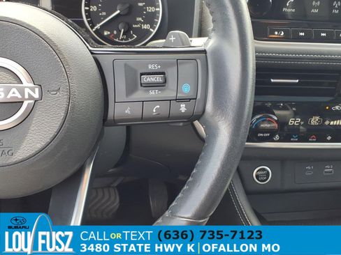 Used 2023 Nissan Rogue SL w/ SL Premium Package image 18