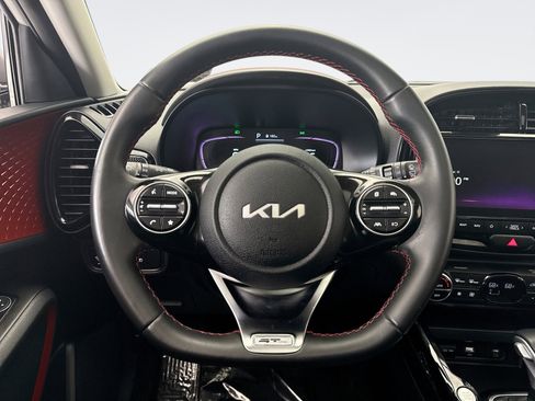 Used 2023 Kia Soul GT-Line image 12
