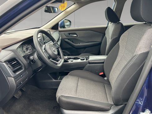 Used 2023 Nissan Rogue SV image 10