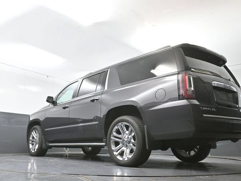 Used 2018 GMC Yukon XL SLT w/ Premium Edition AWD/4WD image 31