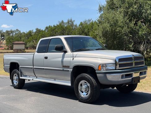 Used 1998 Dodge Ram 2500 Truck 4x4 Club Cab image 3