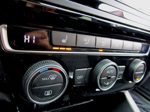 Used 2018 Volkswagen Jetta GLI image 26