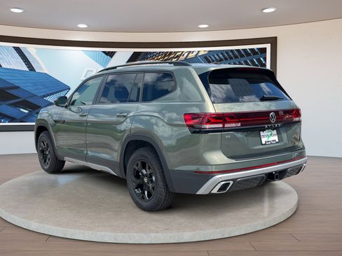 New 2026 Volkswagen Atlas Peak Edition AWD/4WD image 3