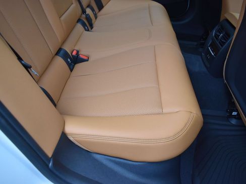 Used 2026 BMW 330i Sedan w/ M Sport Package RWD image 22